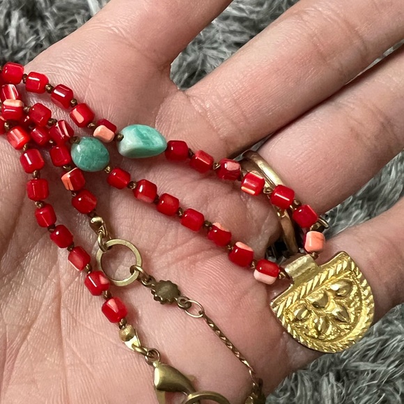 Handmade hand knotted vibrant red shaded mother of pearl layering necklace - Picture 8 of 11